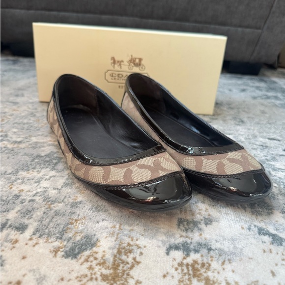 Coach Women's Black and Tan Loafers - Picture 2 of 7